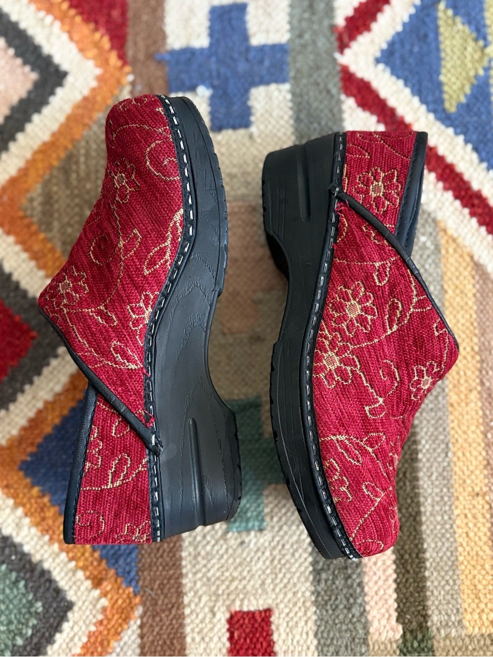 dansko floral tapestry clogs - 8 - burgundy red woven vegan shoes - EUC